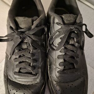 Nike Men's Black Leather Athletic Shoes